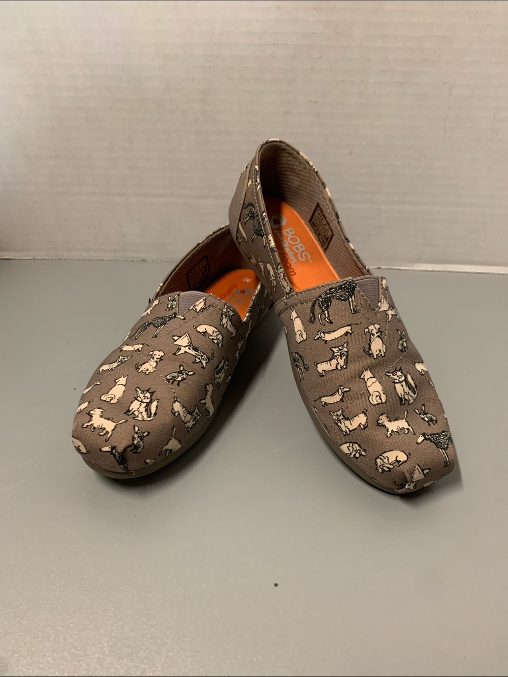 BOBS from Skechers DOG PRINT Taupe Women’s Slip-On Flats Size 7